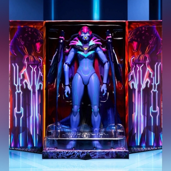 Mattel Creations - MOTU MOTHERBOARD 12in Action Figure - Picture 4 of 9